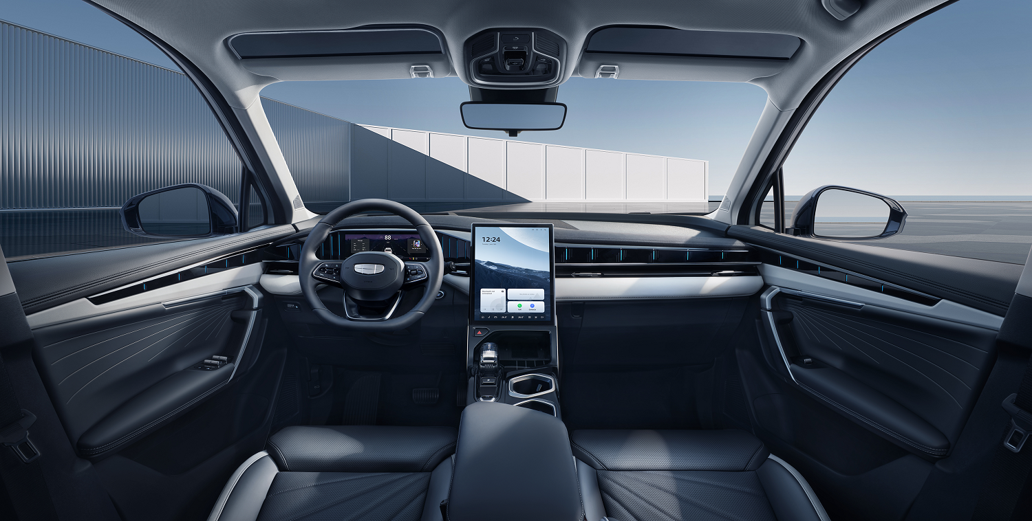 Интерьер Geely Atlas — дисплей 13.2 дюйма управляет климатом и аудиосистемой